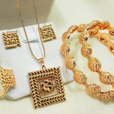 Printed 4 pieces combo set chain locket with tops